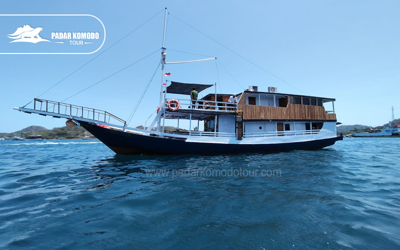 Komodo Tour
