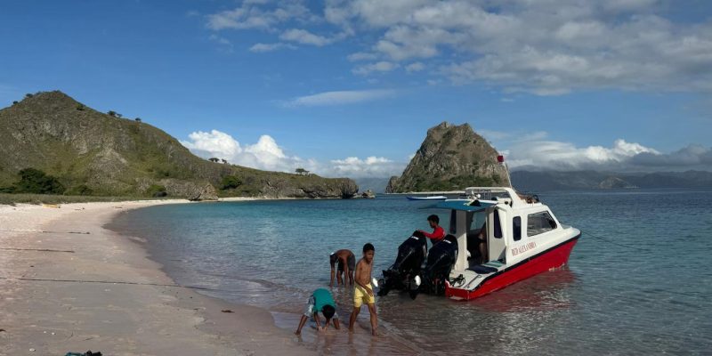 SPEED BOAT
